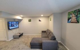 Cozy Vacation! 3Min From Cinema Plex, Biggest Ymca, South Health Campus, Etc